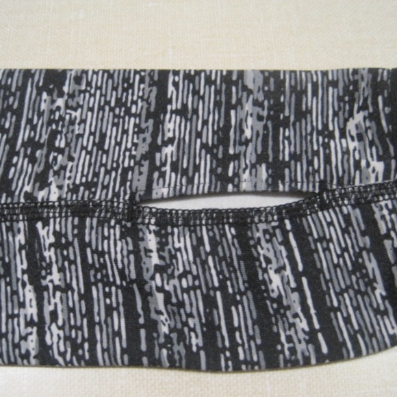 NIKE Hooded Pullover - Picture 7 of 10